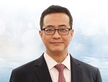 Yung Shun Loy, China Telecom's retiring deputy CFO