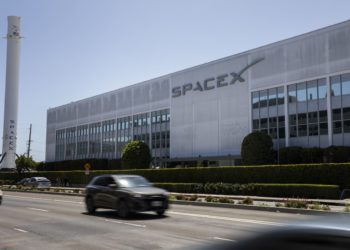 SpaceX headquarters in Hawthorne, California, US, on Tuesday, April 19, 2022.  Photographer: Alisha Jucevic/Bloomberg