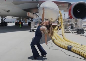 Singer Paula Abdul celebrates having the “Straight Up” mission named in her song’s honor at the Mojave Air and Space Port. Photo Credit: Virgin Orbit / Diego Rodriguez