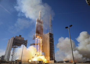 A United Launch Alliance rocket uses three booster tanks filled with liquid hydrogen and liquid oxygen propellants supplied by Defense Logistics Agency. / Source: United Launch Alliance
