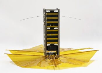 Sbudnic debris mitigating satellite