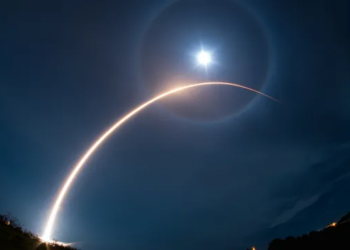 A SpaceX Falcon 9 rocket launches 23 Starlink satellites from Florida on Nov. 27. (Courtesy/SpaceX)