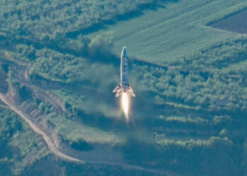 Deep Blue Aerospace's reusable Nebula-M1 rocket during a successful test flight (Courtesy/Deep Blue Aerospace)